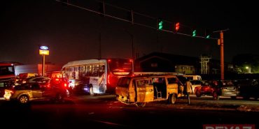 Sakarya'da devrilen hafif ticari aracın sürücüsü öldü
