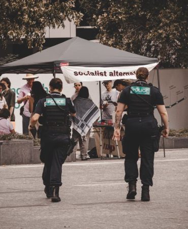 İtalya'da protestolarda polisle göstericiler arasında arbede yaşandı