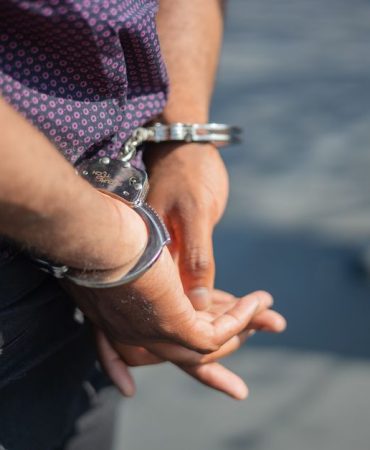 Sinop'ta ruhsatsız silah operasyonu: 9 şüpheli yakalandı