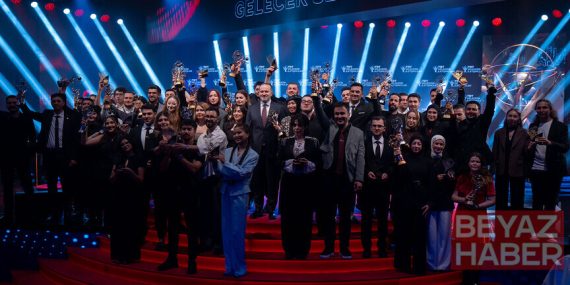 TRT'nin "Geleceğin İletişimcileri Yarışması"nda ödüller sahiplerini buldu