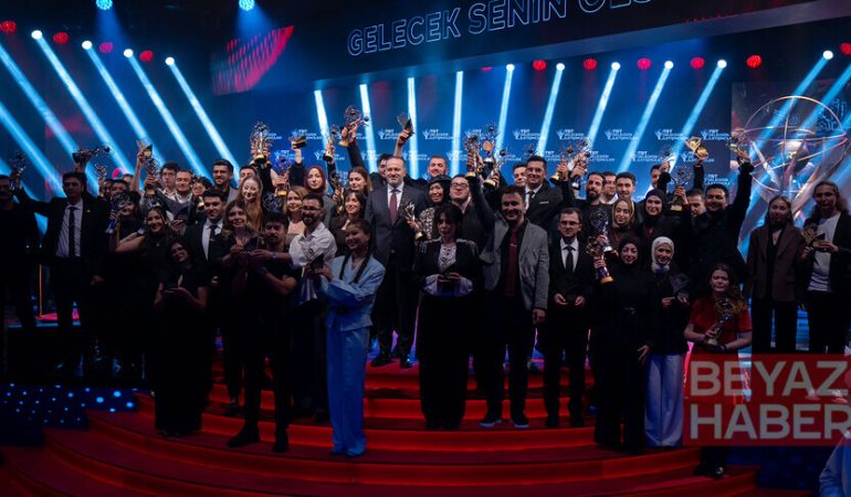 TRT'nin "Geleceğin İletişimcileri Yarışması"nda ödüller sahiplerini buldu