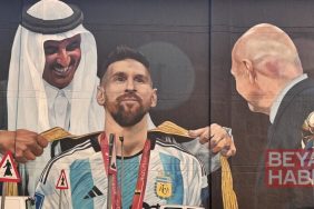 Messi'nin Dünya Kupası zaferi Katar'da dev duvar resmiyle ölümsüzleştirildi