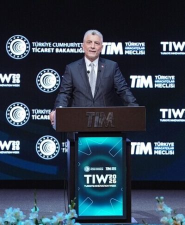 Ticaret Bakanı Bolat: Türkiye ekonomik istikrarını korudu