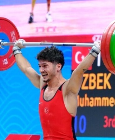 Milli halterci Muhammed Furkan Özbek dünya ikincisi oldu