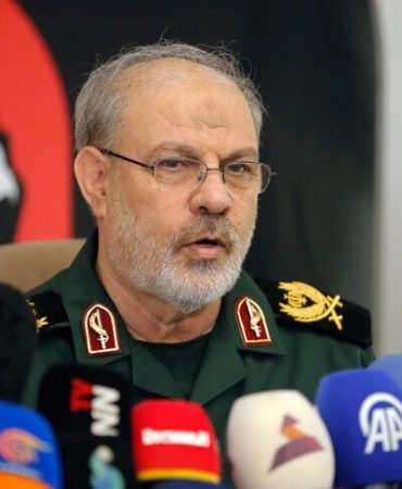 İran Devrim Muhafızları Ordu Sözcüsü Muhibbi: Düşmanın en ufak hatasına katbekat cevap vereceğiz