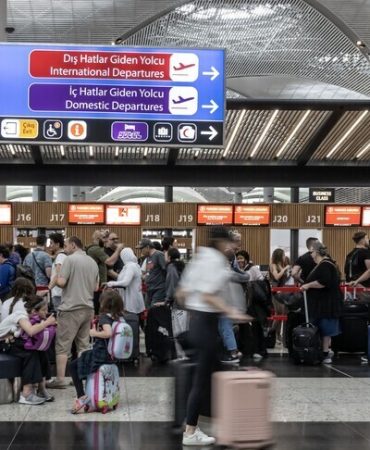 Türkiye'deki havalimanlarında 9 ayda 193 milyondan fazla yolcu taşındı
