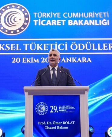 Bakan Bolat: Fiyat etiketi ve fahiş fiyat denetimlerini aralıksız sürdürüyoruz