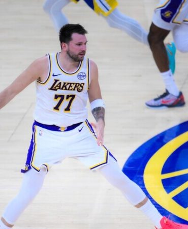 NBA'de Lakers, Luka Doncic'in 41 sayı attığı maçta sezonun ilk mağlubiyetini aldı
