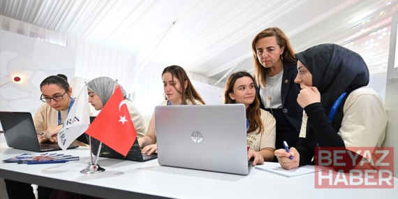 Yapay zekayla beyin kanserine yönelik molekül geliştiren üniversiteliler TEKNOFEST'te birinci oldu