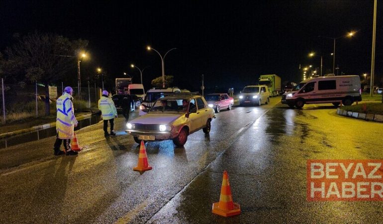 Erzincan-Erzurum kara yolu heyelanın ardından yeniden ulaşıma açıldı