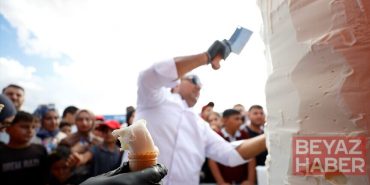 TEKNOFEST Güneydoğu'da 100 kilogram Kahramanmaraş dondurması dağıtıldı