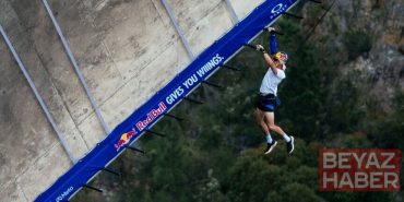 Thomas Van Tonder, Güney Afrika'da 280 metrelik monkey bar parkurunu geçti
