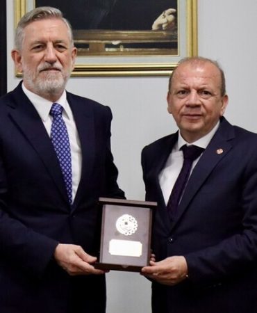 Bursa Ticaret ve Sanayi Odası Başkanı seçilen Matlı, görevi Burkay'dan devraldı
