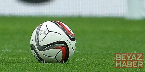 UEFA, İsrailli futbolcunun İrlandalı antrenöre tükürmesine yönelik suçlamayı soruşturuyor