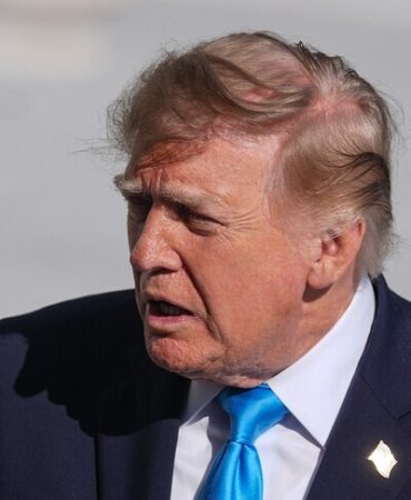 Trump, Ukrayna'nın Rusya'daki dizel rafinerilerini hedef almasını eleştirdi