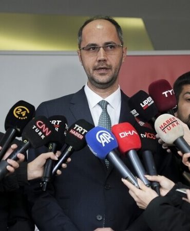Selden etkilenen Ayazağa'da kentsel dönüşüm ofisi hizmete açıldı