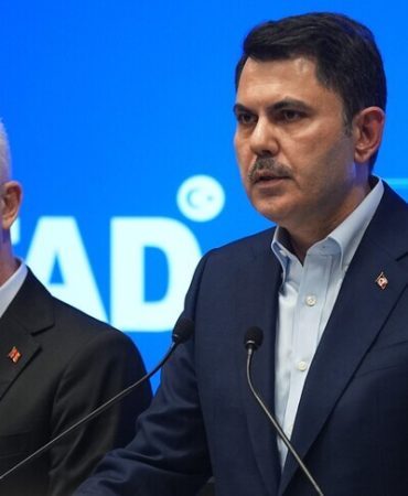 Bakan Kurum: Birimlerimiz, koordinasyon merkezine gelen 9 bin 755 ihbarın 7 bin 800'üne anında müdahalede bulundu
