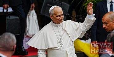 Vatikan, akciğer ameliyatı geçiren Papa'nın, kasımda Güney Amerika'ya gideceğini teyit etti