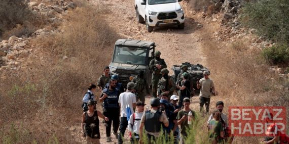Filistin topraklarını gasbeden İsraillilerin Batı Şeria'daki saldırısında biri çocuk 3 Filistinli yaralandı