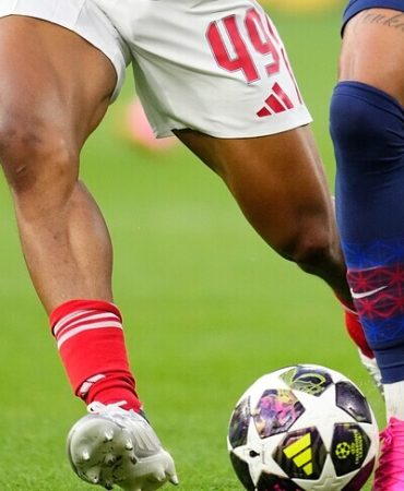 İngiltere Lig Kupası'ndaki olaylı maçta Arsenal, 4. Lig ekibine elendi