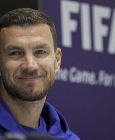 Bosna Hersekli futbolcu Edin Dzeko milli takıma veda ediyor