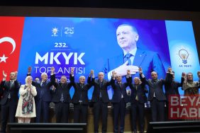 Bir milletvekili daha AKP'nin yolunu tuttu